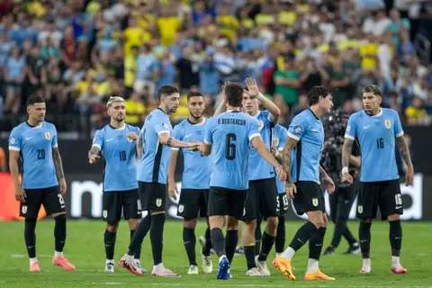 أسطورة أوروجواي يكشف أهمية مواجهة السعودية في كأس العالم